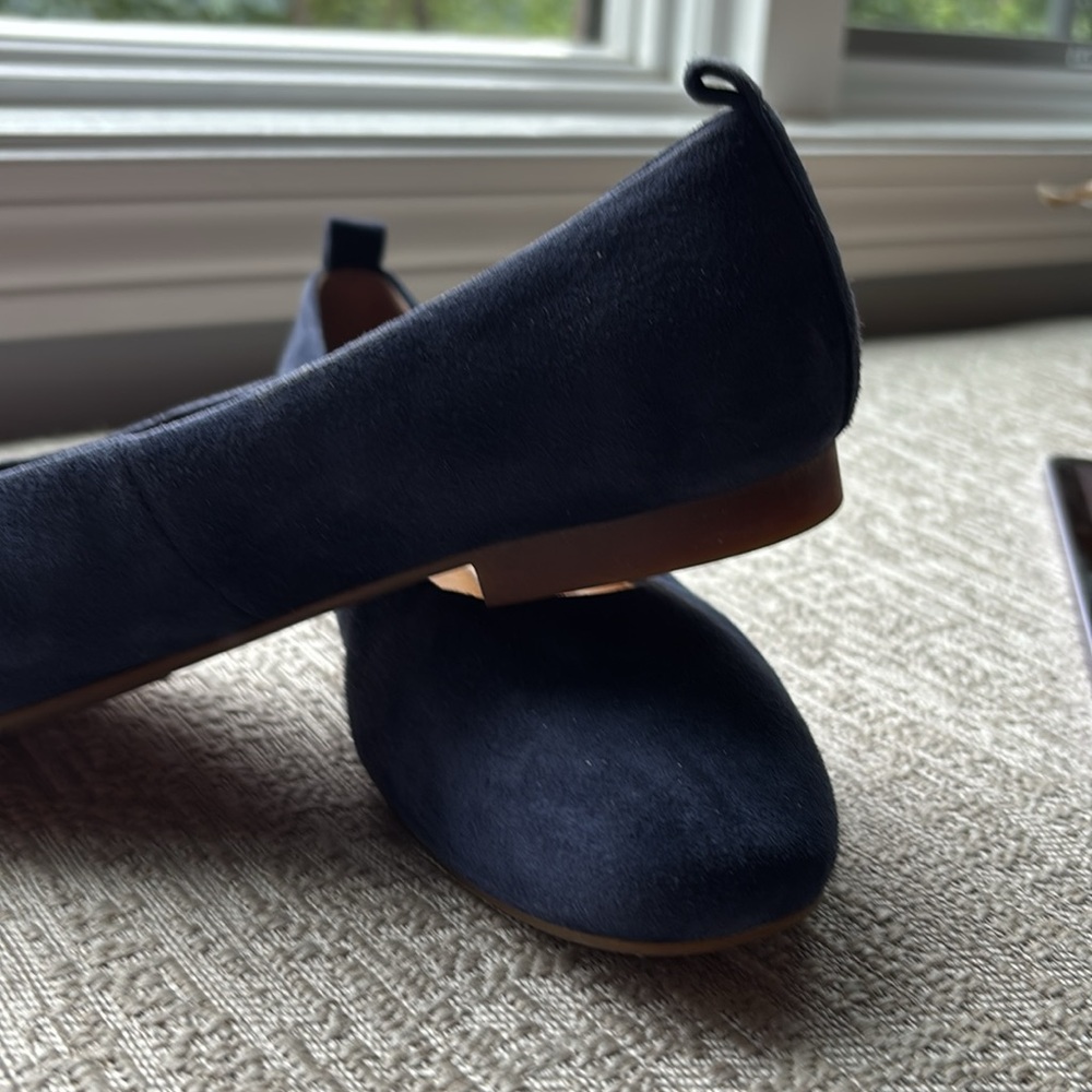Born Patrice Women's NAVY Suede Flats 7.5 - Picture 2 of 4